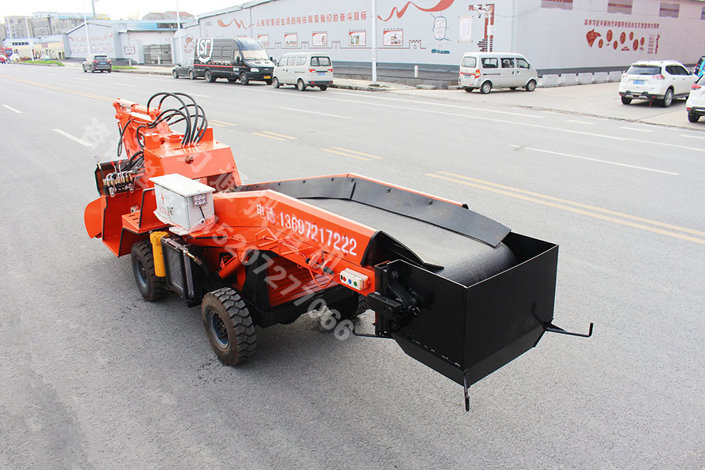 輪式扒渣機3.jpeg 輪式扒渣機3.jpeg